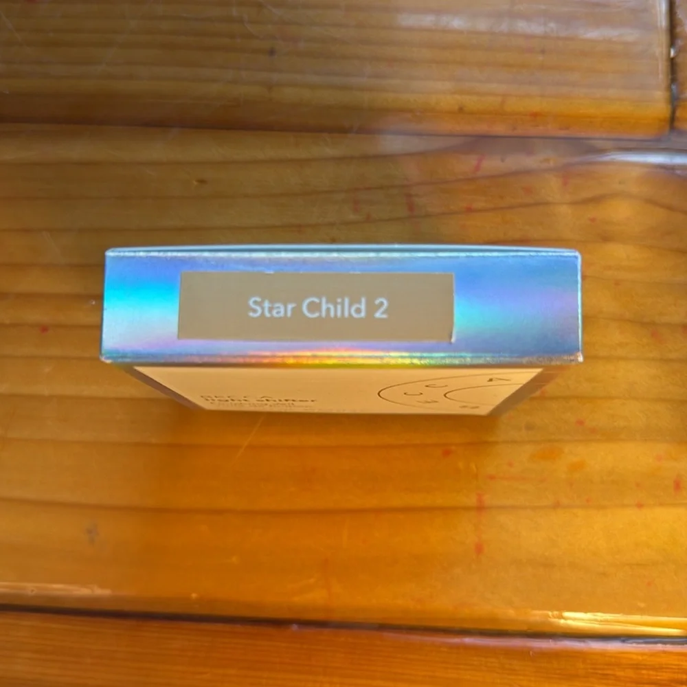 Becca Light Shifter Finishing Veil in Star Child 2 - Picture 2 of 3